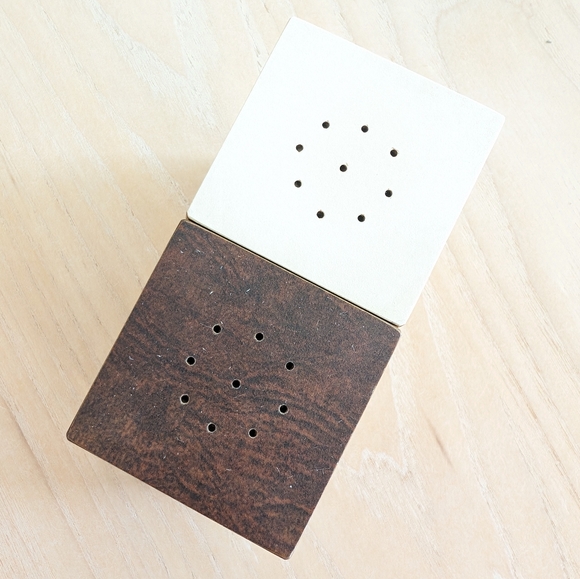 🌱MCM Wooden Salt & Pepper Shakers - Picture 4 of 4